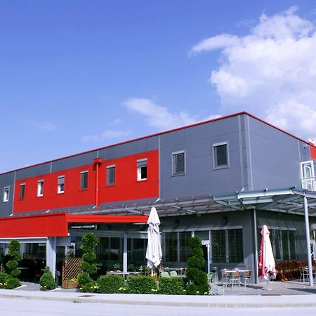 Hotel Galaksija Trebnje Exteriér fotografie