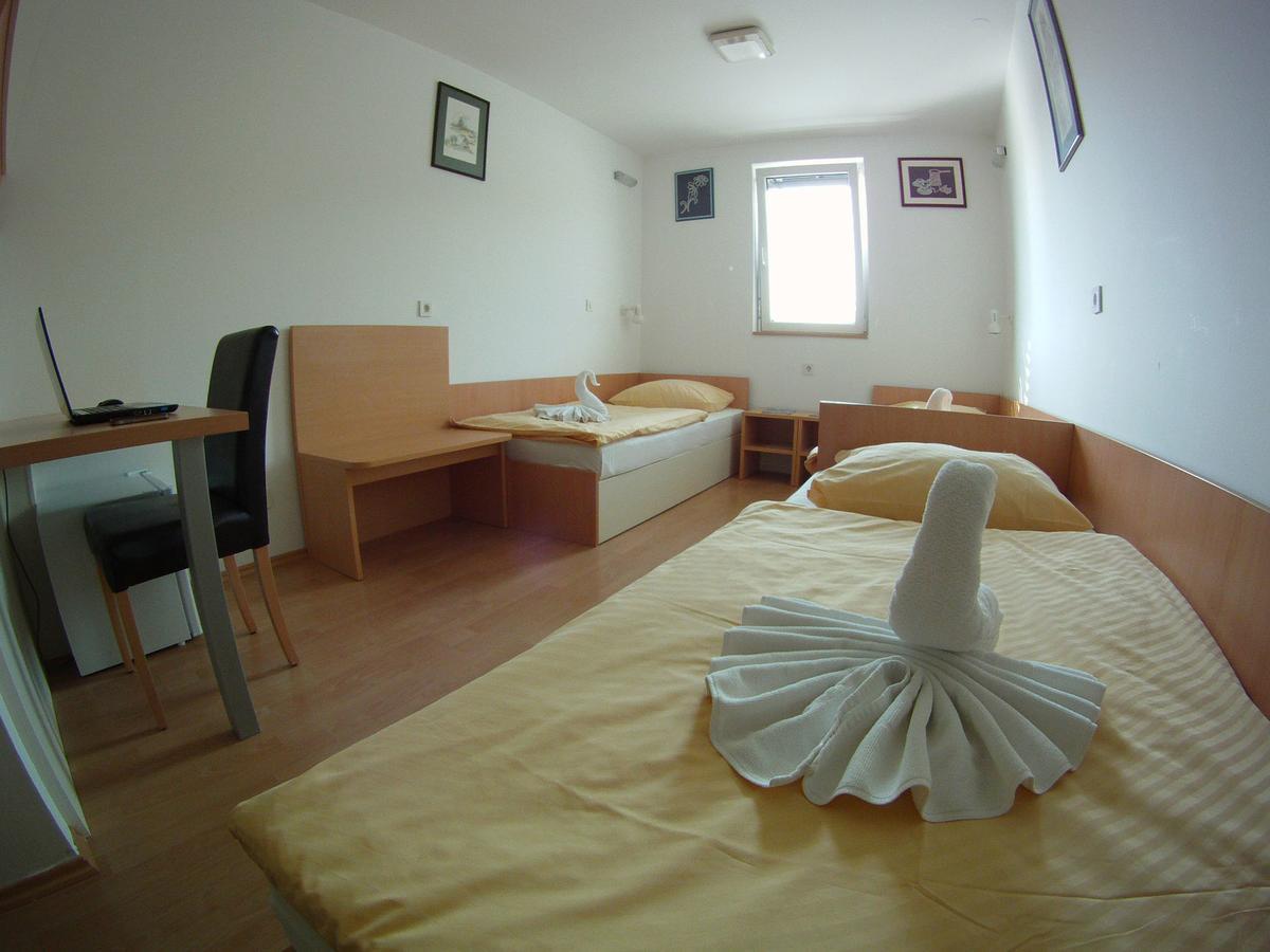 Hotel Galaksija Trebnje Exteriér fotografie