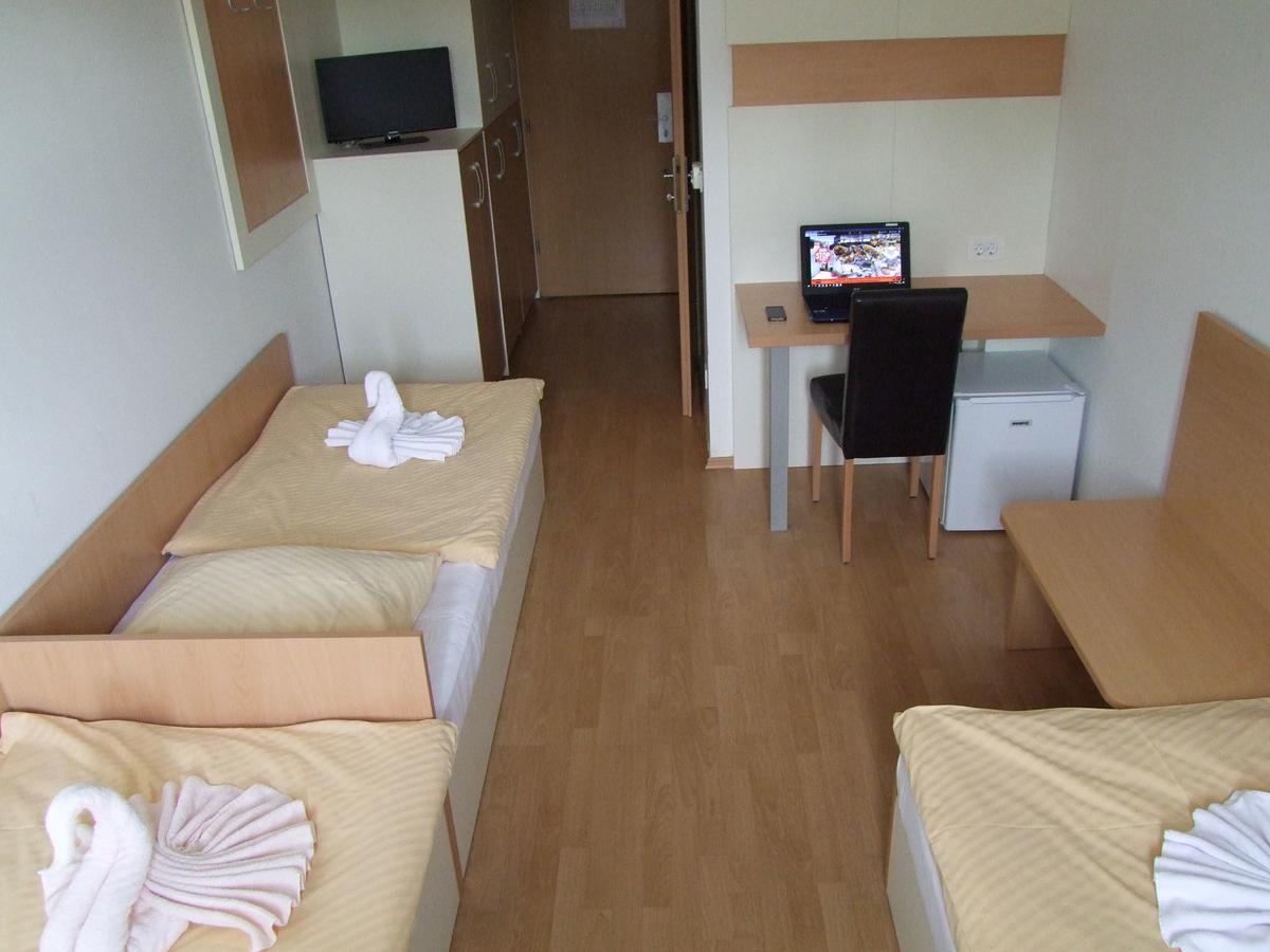 Hotel Galaksija Trebnje Exteriér fotografie
