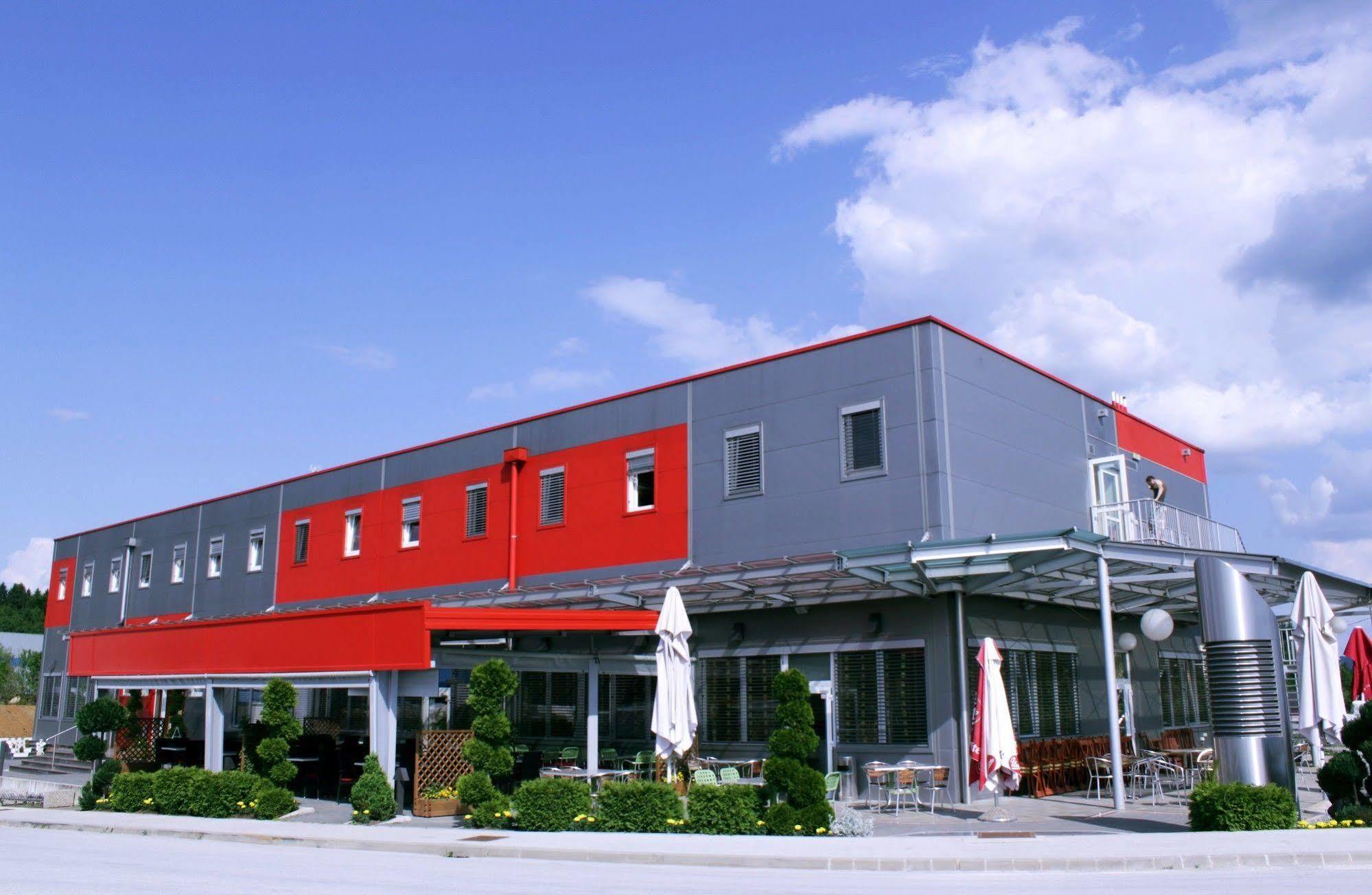 Hotel Galaksija Trebnje Exteriér fotografie