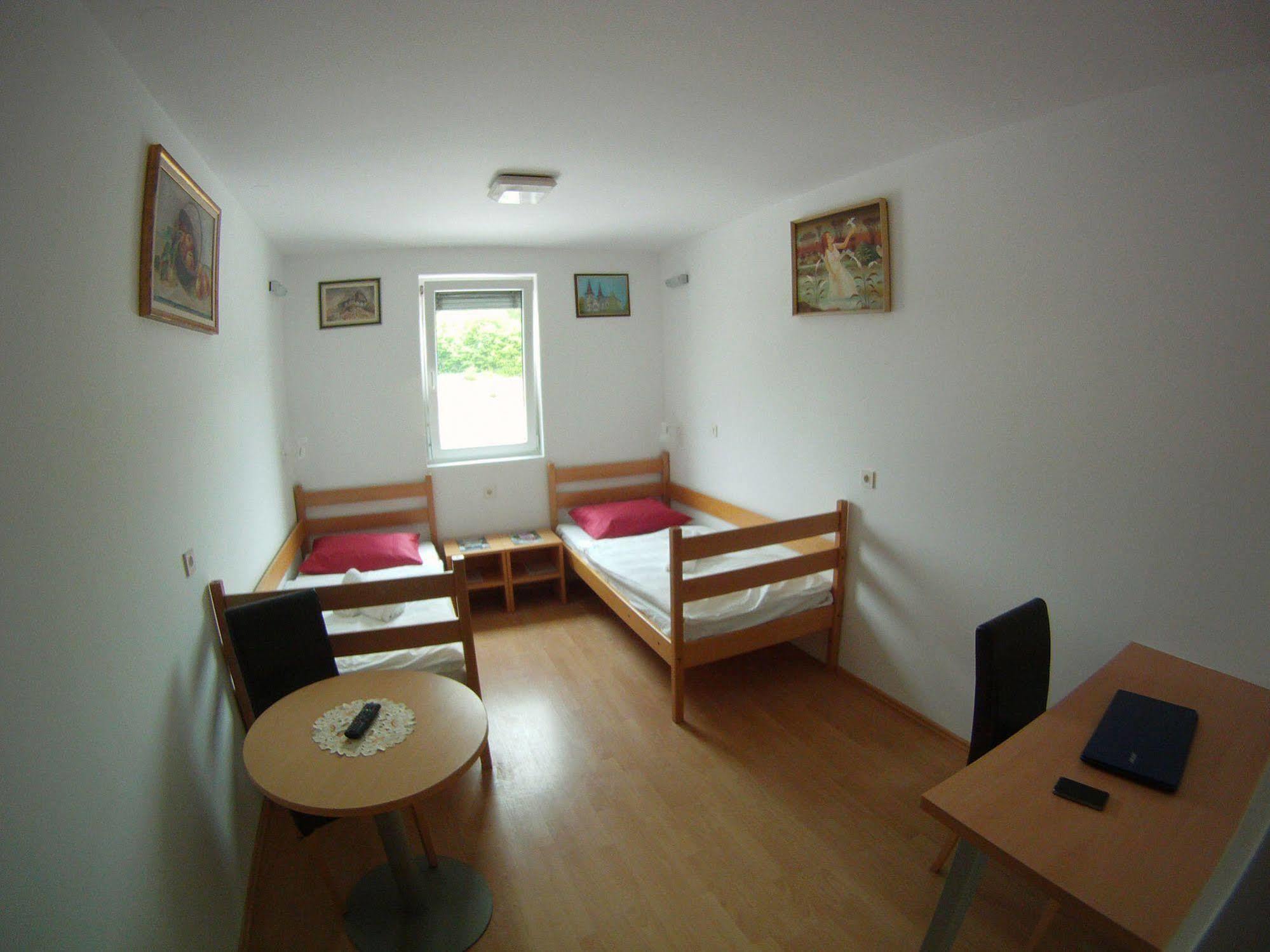 Hotel Galaksija Trebnje Exteriér fotografie