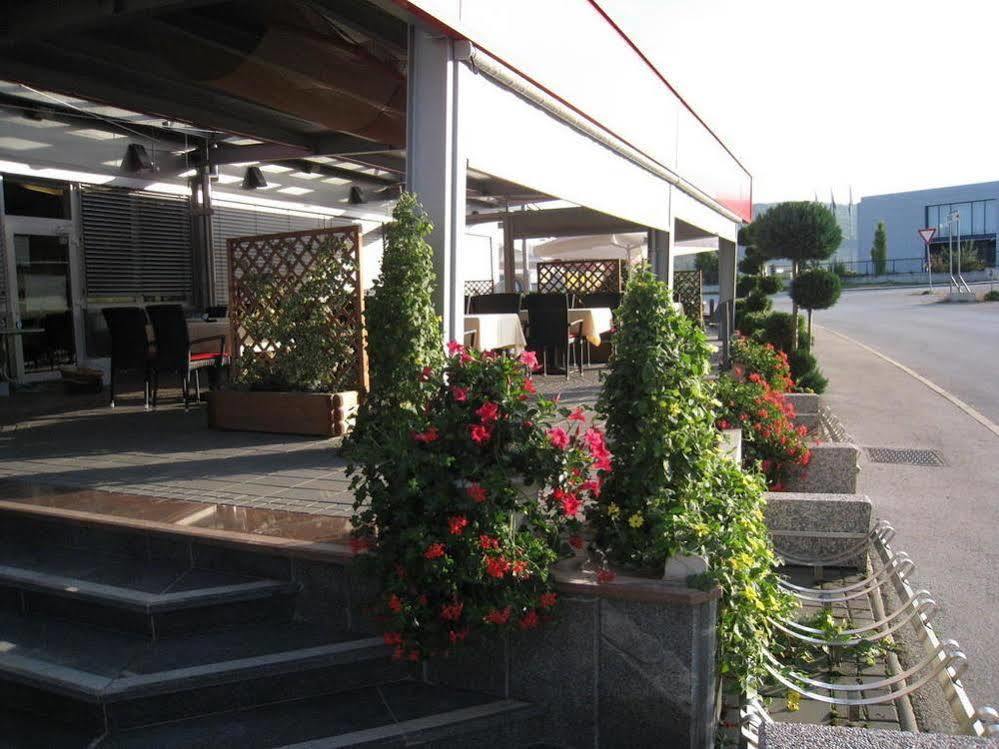 Hotel Galaksija Trebnje Exteriér fotografie