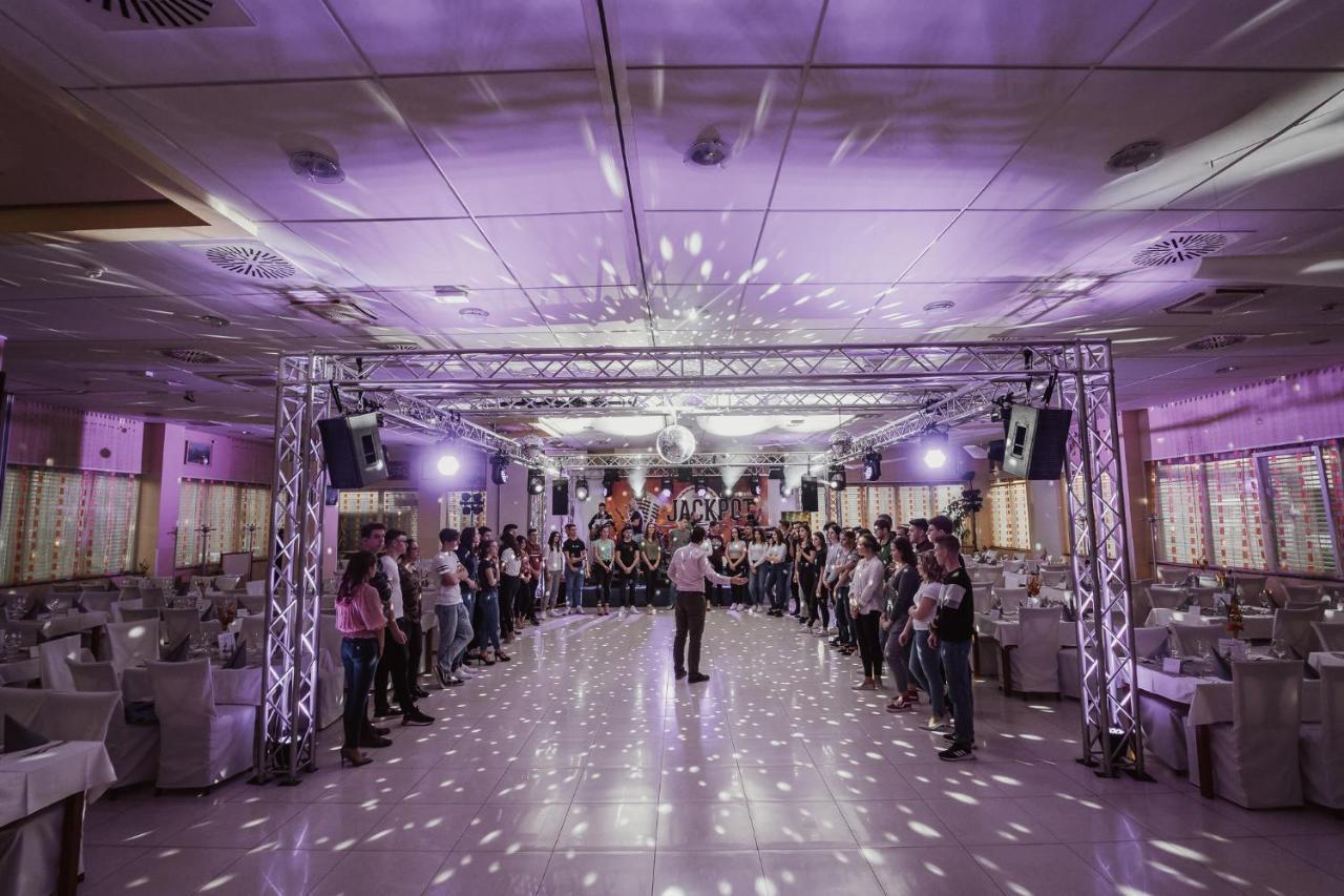 Hotel Galaksija Trebnje Exteriér fotografie