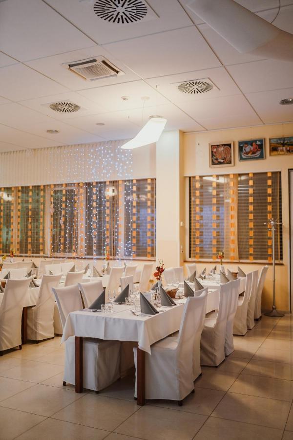 Hotel Galaksija Trebnje Exteriér fotografie